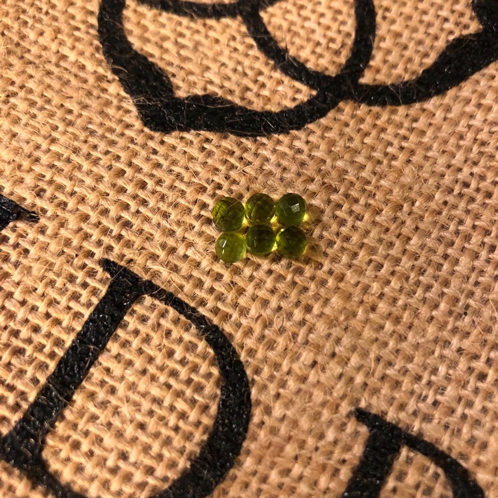 6 Kendra Scott Mini Peridot Stones